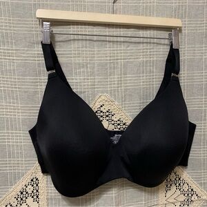 La Vie En Rose Classic Black Bra 42E comfy sleek back everyday essentials basics